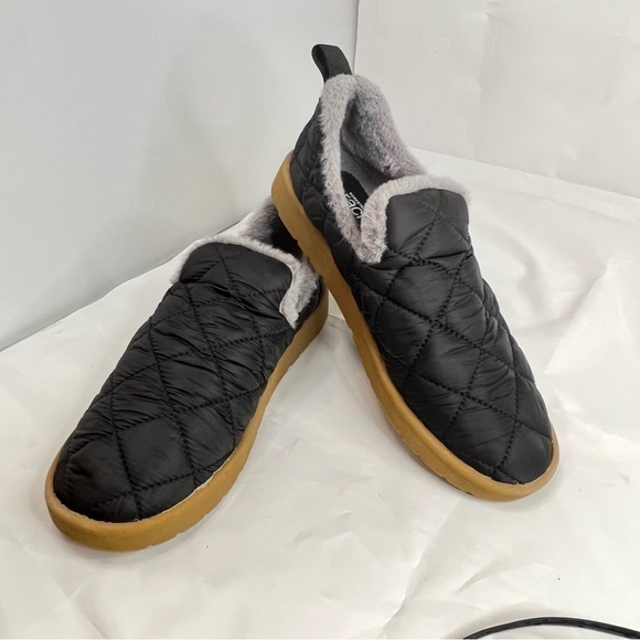 Nordstrom Rack Quilted Black Slippers - Picture 7 of 8